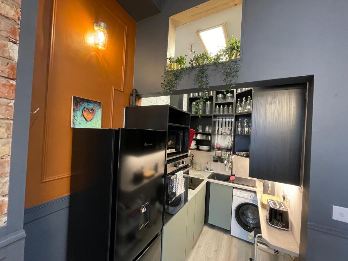 Adeamstays Provides Beautiful Centrally Located 1 And 2 Bed Apartments On Liverpools Boulevard Buitenkant foto