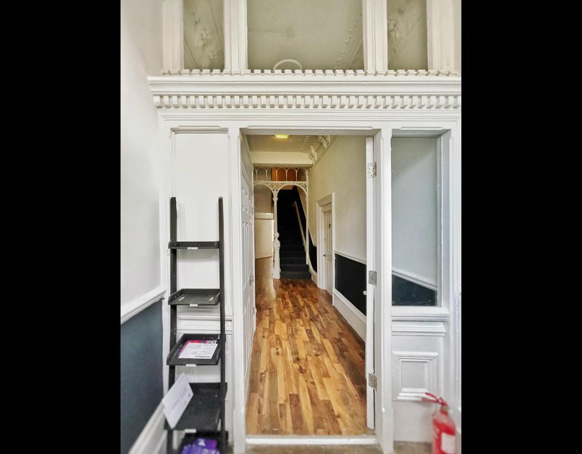 Adeamstays Provides Beautiful Centrally Located 1 And 2 Bed Apartments On Liverpools Boulevard Buitenkant foto