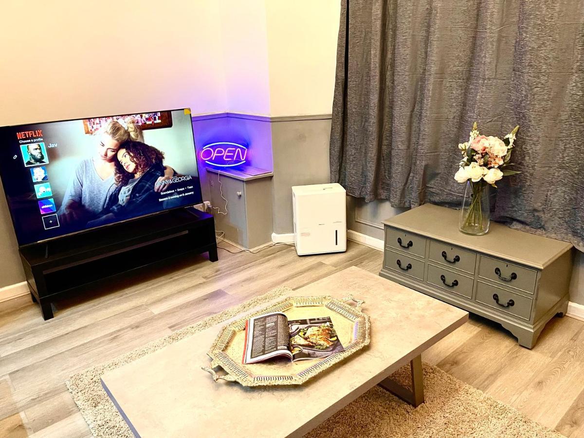 Adeamstays Provides Beautiful Centrally Located 1 And 2 Bed Apartments On Liverpools Boulevard Buitenkant foto