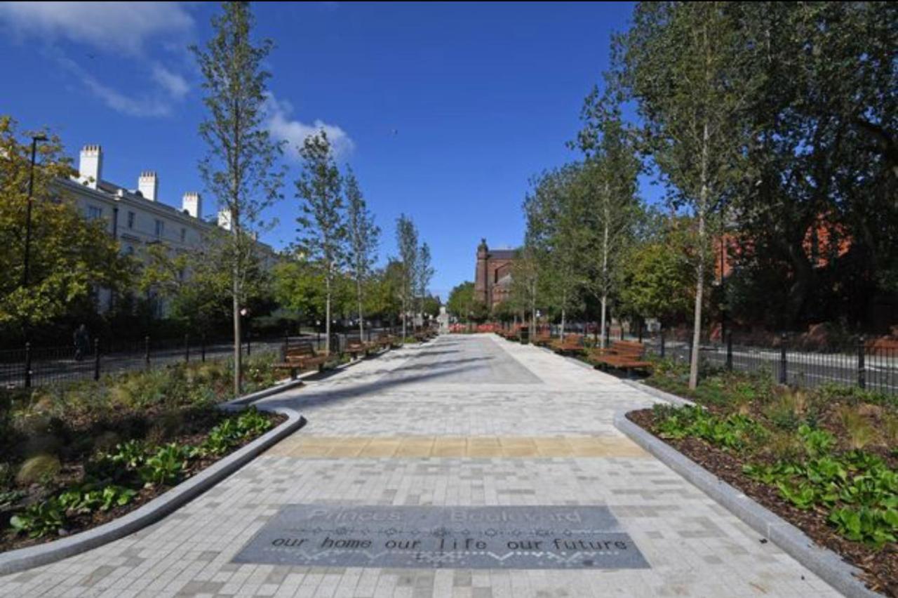 Adeamstays Provides Beautiful Centrally Located 1 And 2 Bed Apartments On Liverpools Boulevard Buitenkant foto