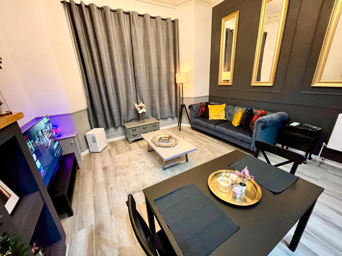 Adeamstays Provides Beautiful Centrally Located 1 And 2 Bed Apartments On Liverpools Boulevard Buitenkant foto