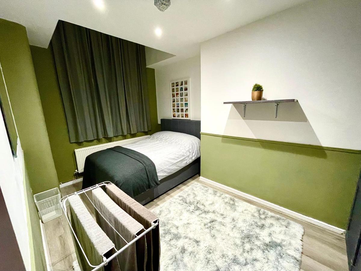 Adeamstays Provides Beautiful Centrally Located 1 And 2 Bed Apartments On Liverpools Boulevard Buitenkant foto