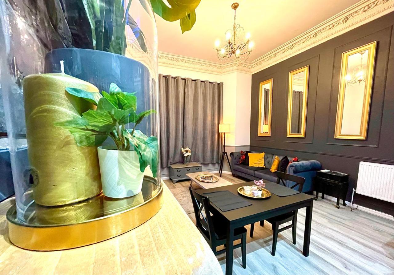 Adeamstays Provides Beautiful Centrally Located 1 And 2 Bed Apartments On Liverpools Boulevard Buitenkant foto
