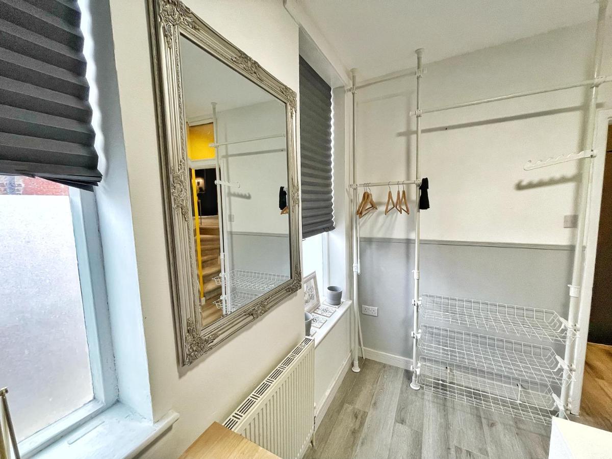 Adeamstays Provides Beautiful Centrally Located 1 And 2 Bed Apartments On Liverpools Boulevard Buitenkant foto