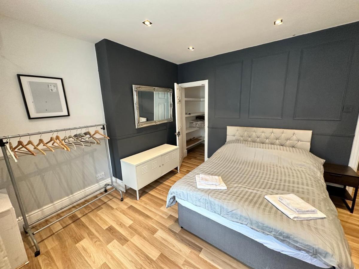 Adeamstays Provides Beautiful Centrally Located 1 And 2 Bed Apartments On Liverpools Boulevard Buitenkant foto