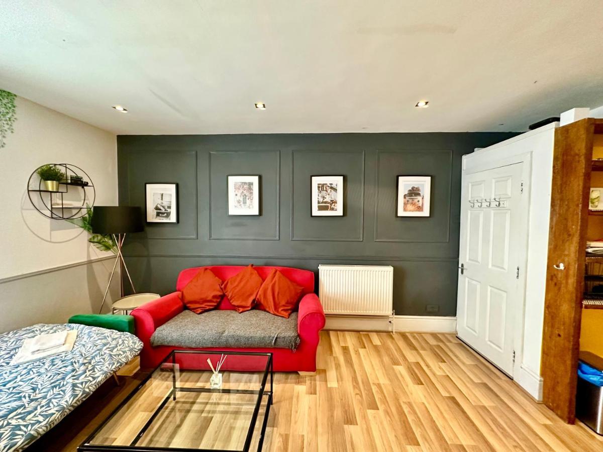 Adeamstays Provides Beautiful Centrally Located 1 And 2 Bed Apartments On Liverpools Boulevard Buitenkant foto