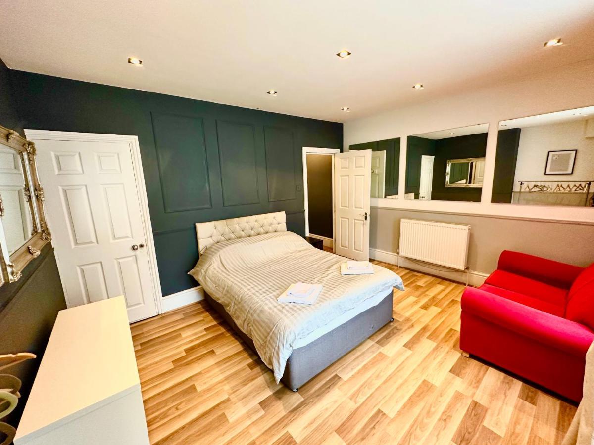 Adeamstays Provides Beautiful Centrally Located 1 And 2 Bed Apartments On Liverpools Boulevard Buitenkant foto